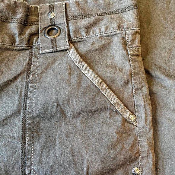 Athleta Olive Green Cargo Pants Size 8 - Picture 4 of 8